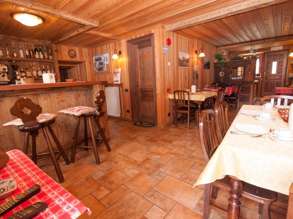Le Vieux Rascard Chambres D'Hotes Champoluc Ngoại thất bức ảnh