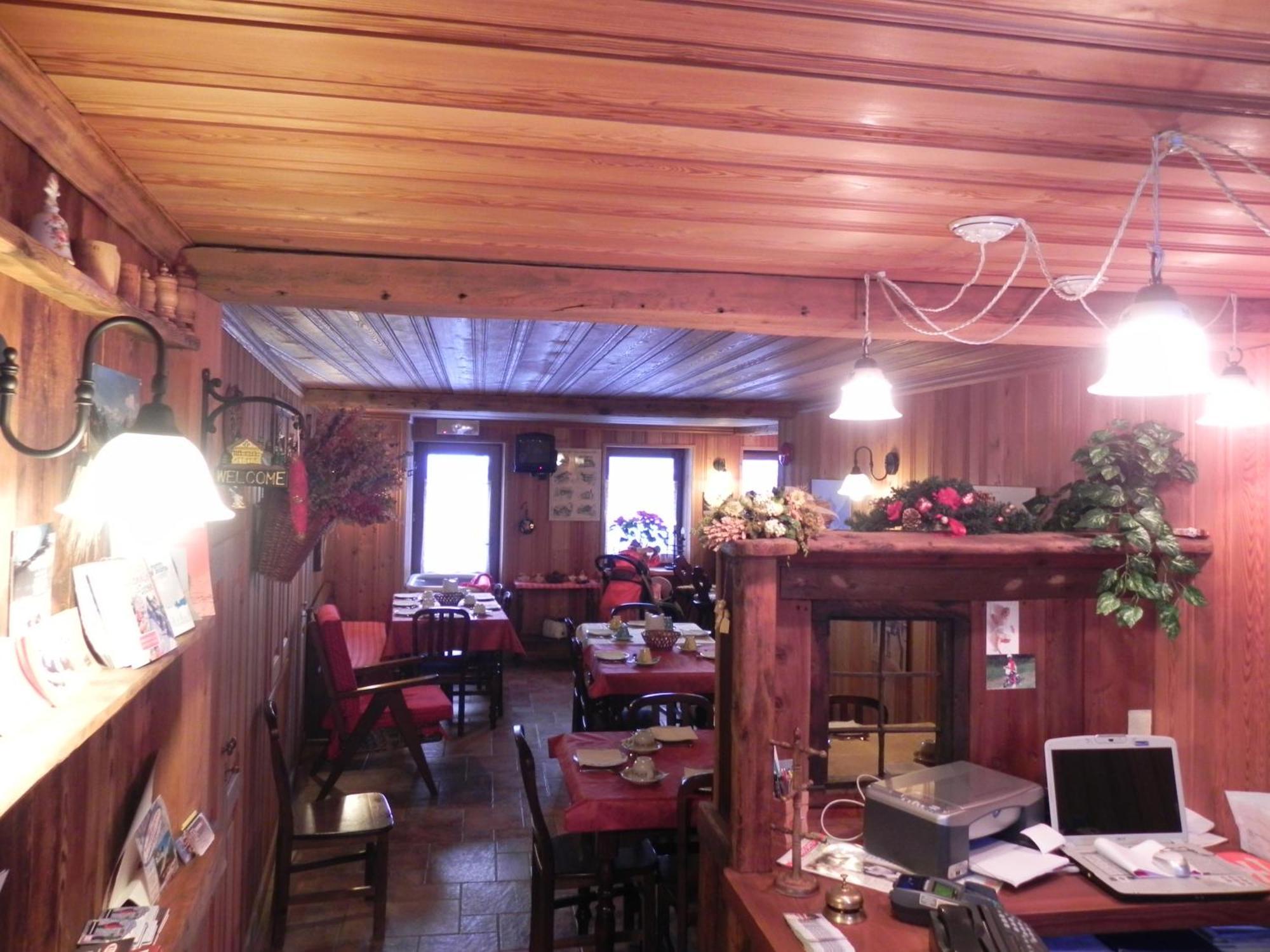 Le Vieux Rascard Chambres D'Hotes Champoluc Ngoại thất bức ảnh