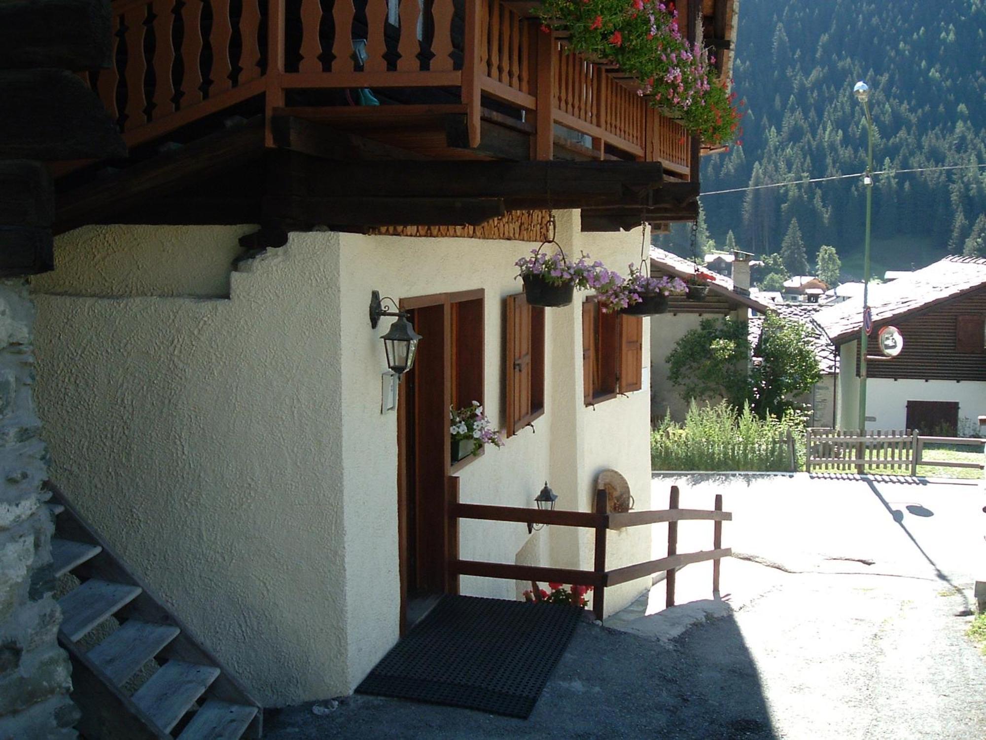 Le Vieux Rascard Chambres D'Hotes Champoluc Ngoại thất bức ảnh