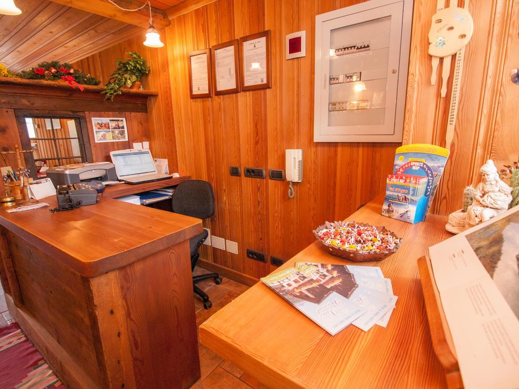 Le Vieux Rascard Chambres D'Hotes Champoluc Ngoại thất bức ảnh