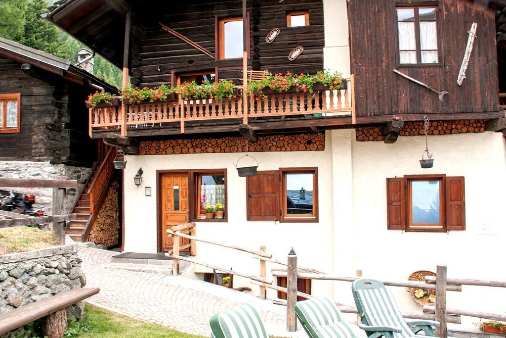 Le Vieux Rascard Chambres D'Hotes Champoluc Ngoại thất bức ảnh