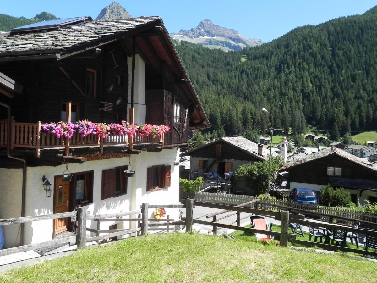 Le Vieux Rascard Chambres D'Hotes Champoluc Phòng bức ảnh